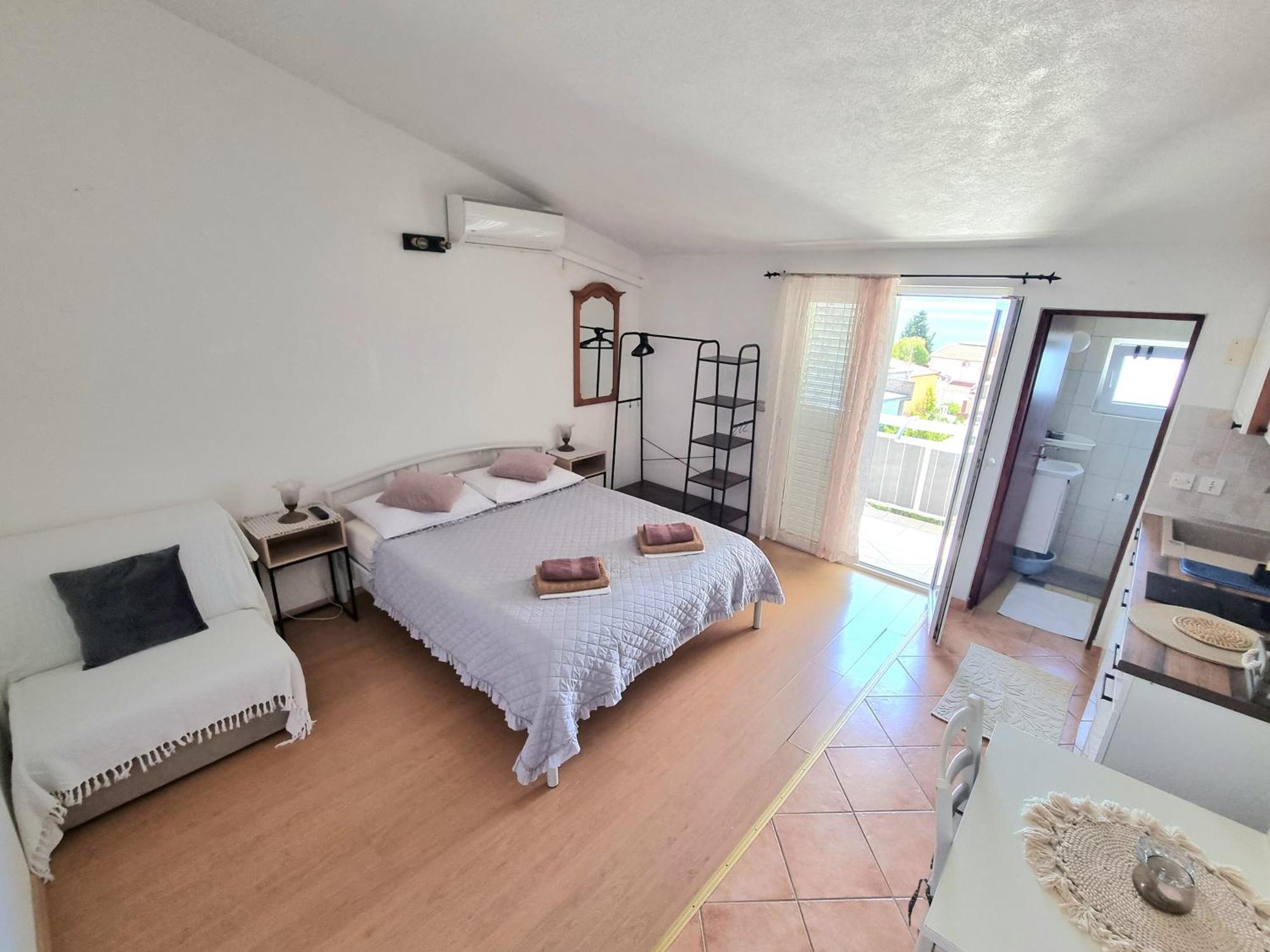 Apartment Damir Gradac (Split-Dalmatia)